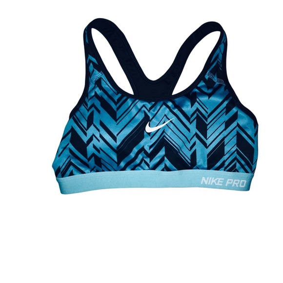 Sold as a lot for 100$ firm all listed is included Nike size small and medium - Picture 10 of 11